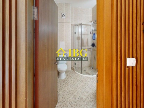Studio with balcony and exit to the green yard in Royal Dreams, Sunny Beach