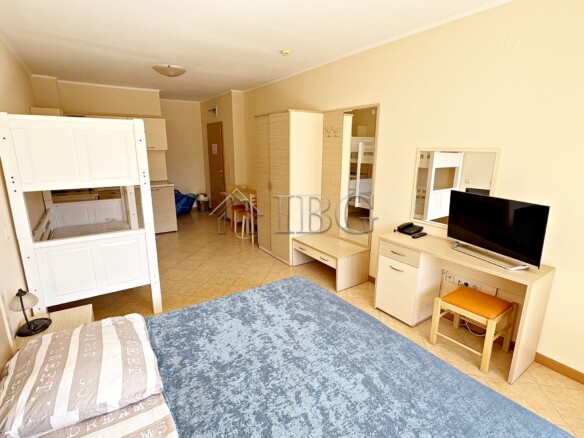 Spacious Studio with Pool View | Royal Sun, Sunny Beach