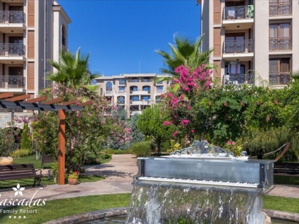 Furnished Studio with balcony and direct exit to the green yard and the pool | Cascadas Complex, Sunny Beach