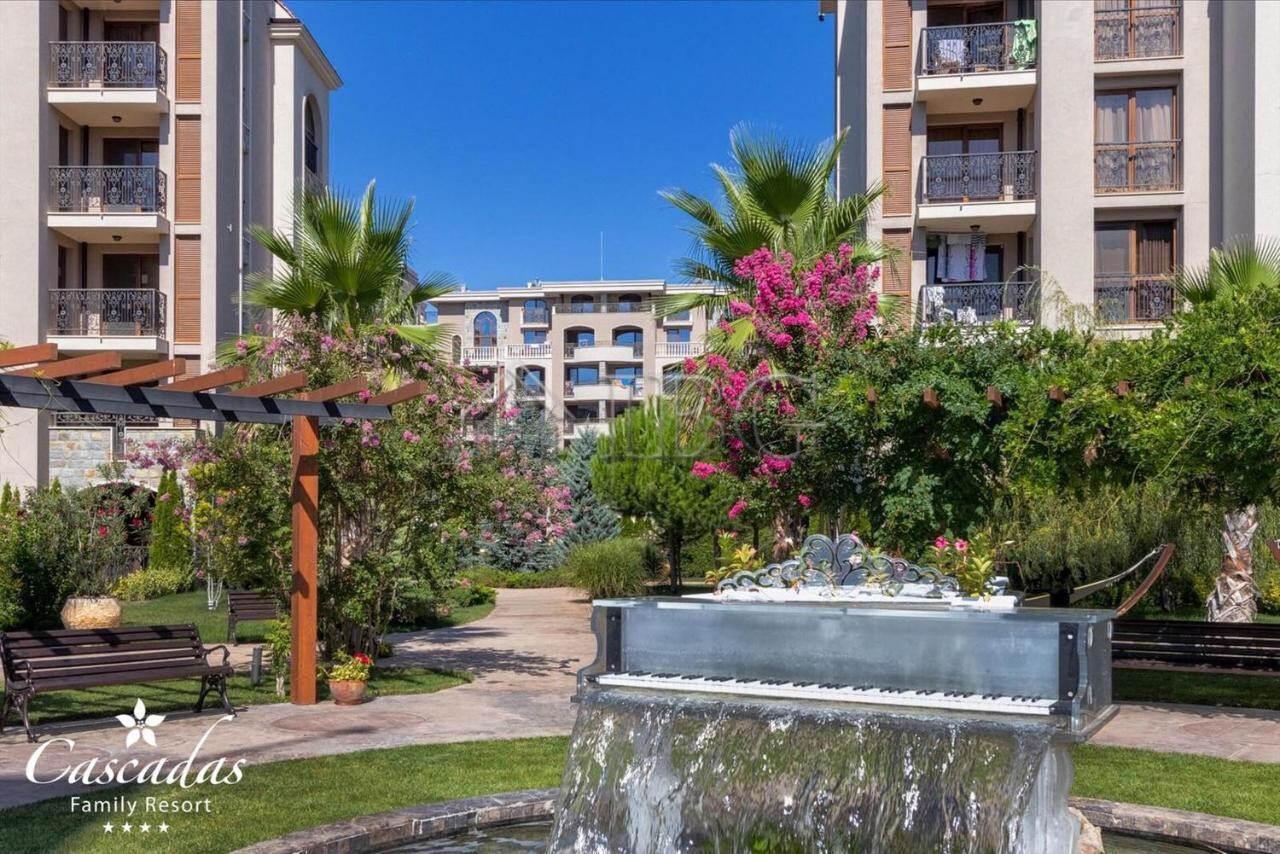 Furnished Studio with balcony and direct exit to the green yard and the pool | Cascadas Complex, Sunny Beach