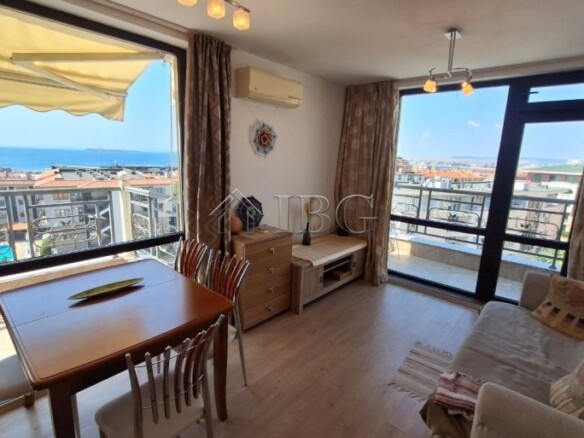 1-Bedroom Apartment with Sea and pool Views | Raduga 2, Sveti Vlas