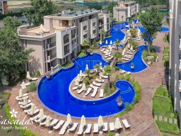 Furnished Studio with balcony and direct exit to the green yard and the pool | Cascadas Complex, Sunny Beach