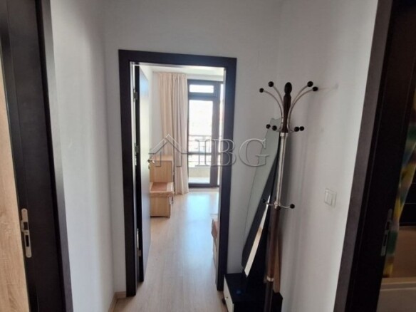 1-Bedroom Apartment with Sea and pool Views | Raduga 2, Sveti Vlas