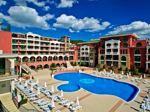 Spacious Studio Near the Beach | St. George Palace, Sveti Vlas
