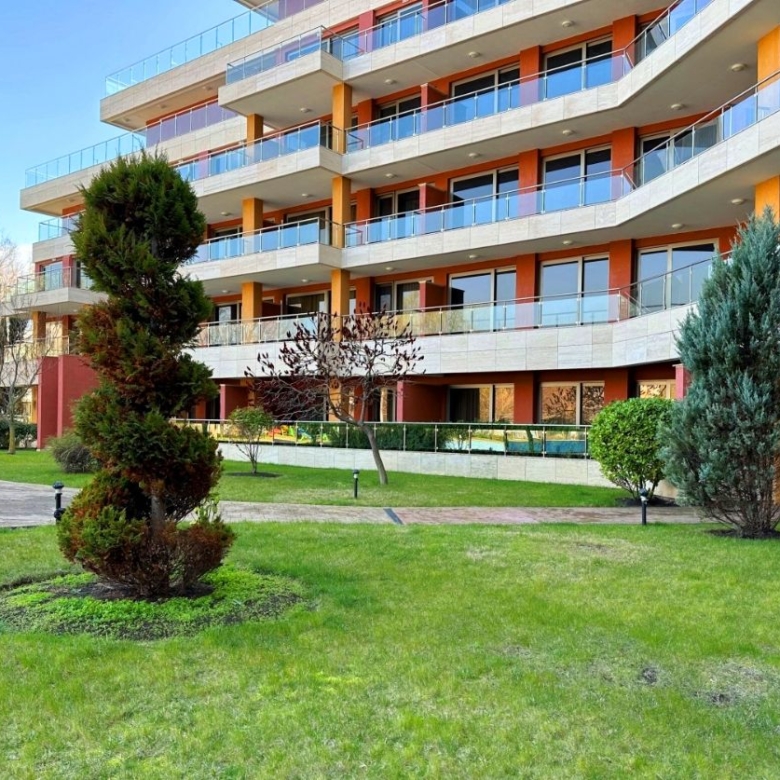 2-Bedroom Apartment with Sea and Pool views in Peter House Complex, Sunny Beach