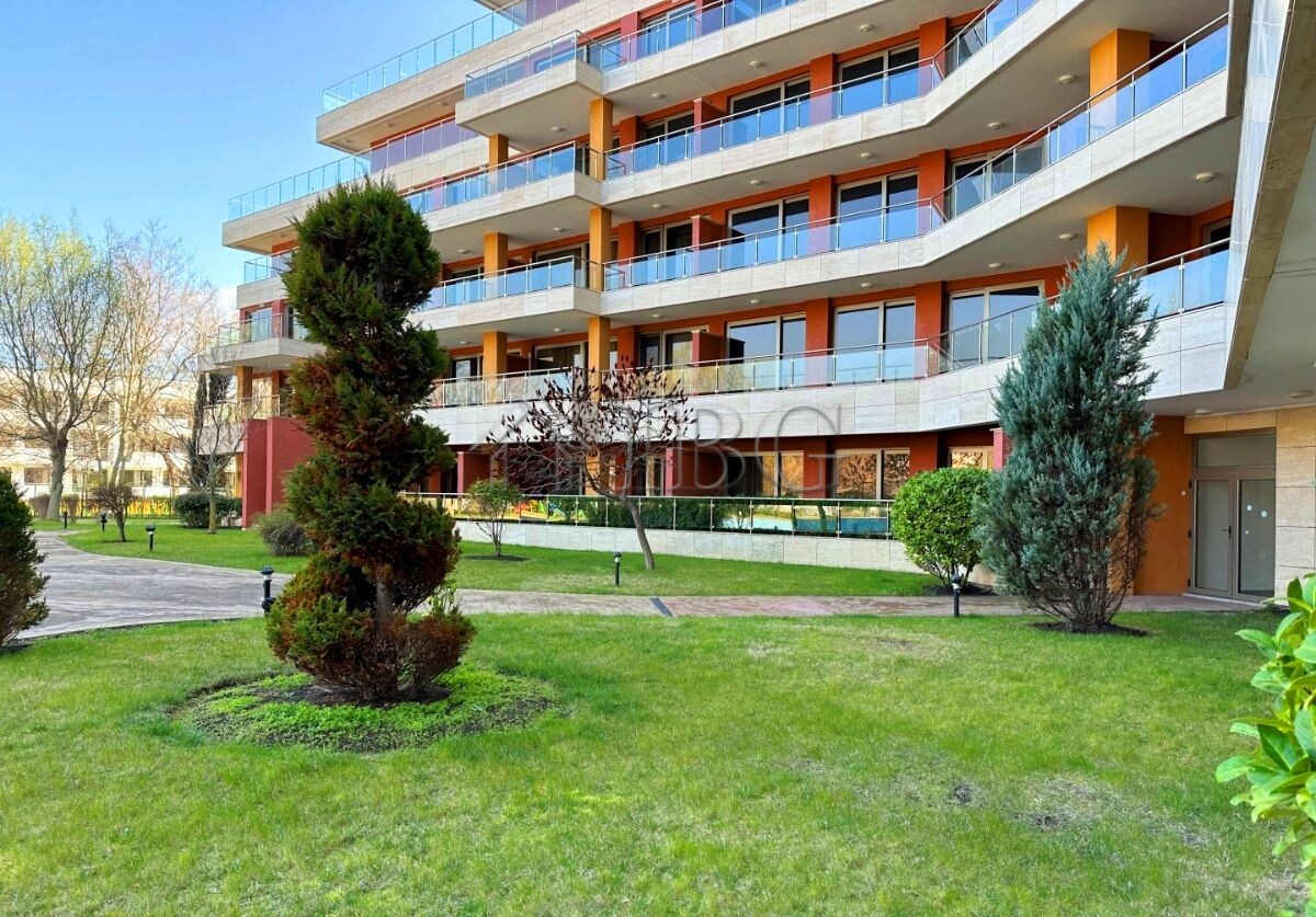 2-Bedroom Apartment with Sea and Pool views in Peter House Complex, Sunny Beach