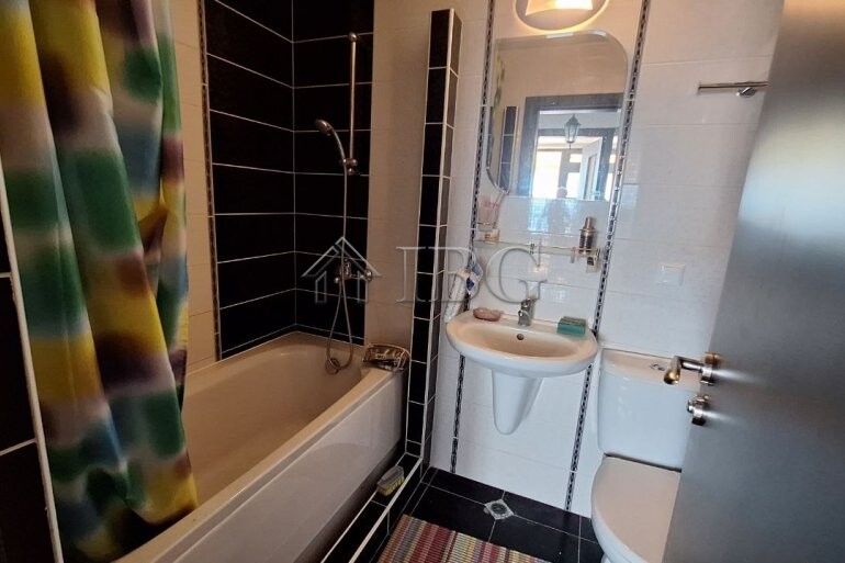 1-Bedroom Apartment with Sea and pool Views | Raduga 2, Sveti Vlas