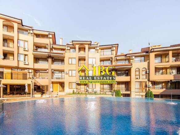 Spacious apartment with 2 Bedrooms, 2 Bathrooms, partial sea and pool views in Paradise Dreams, Sveti Vlas