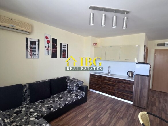 Spacious Open-Plan Apartment with Separate Sleeping Area | Amadeus 19, Sunny Beach