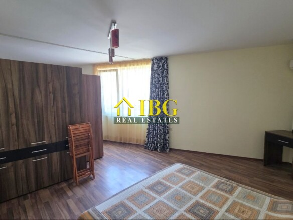 Spacious Open-Plan Apartment with Separate Sleeping Area | Amadeus 19, Sunny Beach