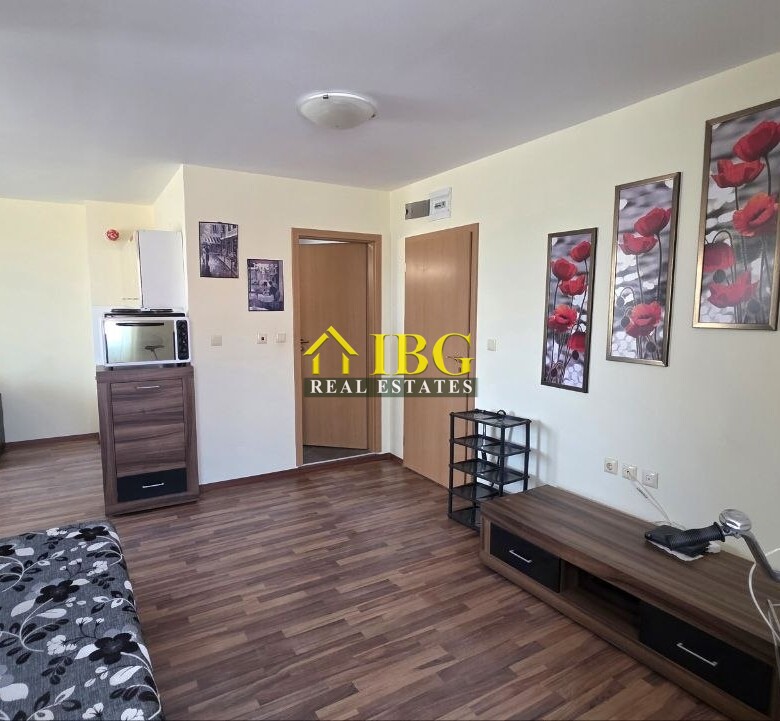 Spacious Open-Plan Apartment with Separate Sleeping Area | Amadeus 19, Sunny Beach