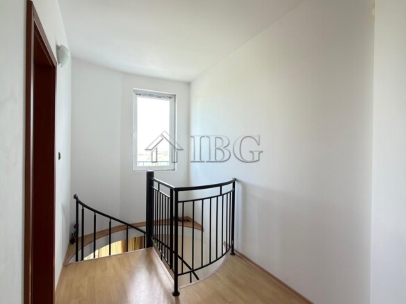Spacious 3-Bedroom Maisonette in Sunny Day 3, Sunny Beach