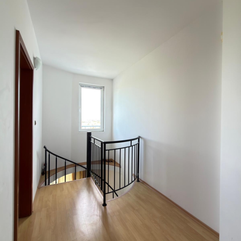 Spacious 3-Bedroom Maisonette in Sunny Day 3, Sunny Beach