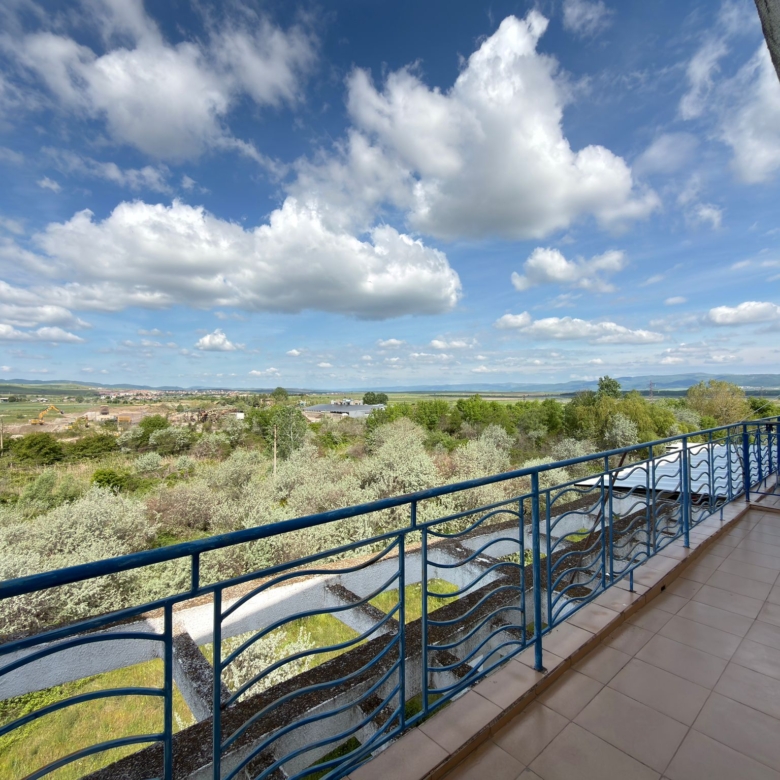 Spacious 3-Bedroom Maisonette in Sunny Day 3, Sunny Beach