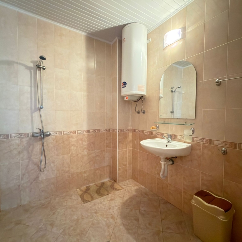 Spacious 3-Bedroom Maisonette in Sunny Day 3, Sunny Beach