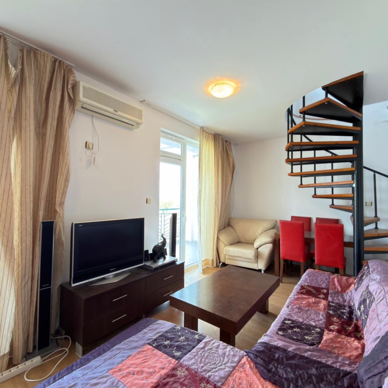 Spacious 3-Bedroom Maisonette in Sunny Day 3, Sunny Beach