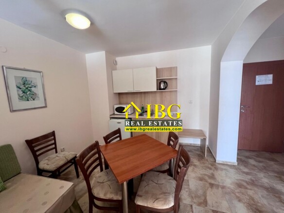 Furnished 1-Bedroom Apartment | Karlovo Aparthotel – 200 m from the Beach