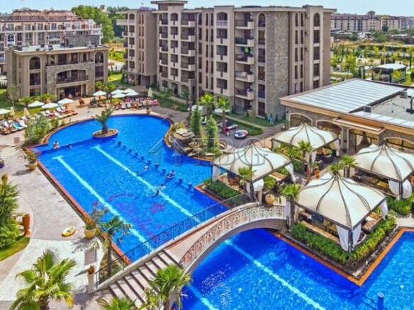 Furnished Studio with balcony and direct exit to the green yard and the pool | Cascadas Complex, Sunny Beach