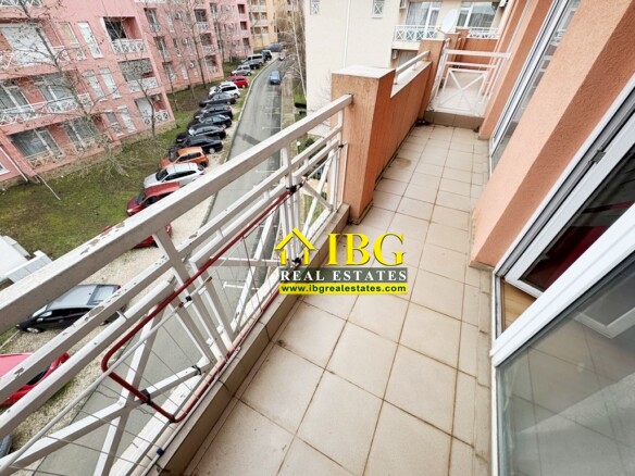 Reduced Price! Spacious Studio Easily Convertible into a 1-Bedroom | Sunny Day 6