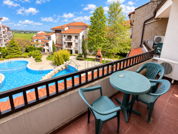 Spacious 2-Bedroom Apartment with Pool View | The Vineyards Resort, Aheloy