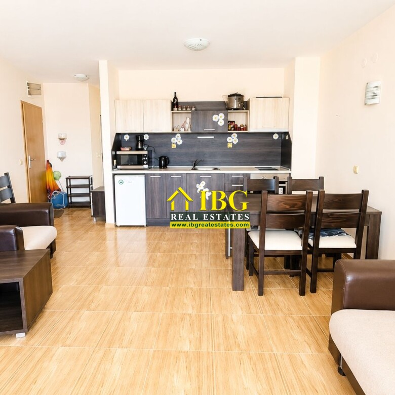 Spacious apartment with 2 Bedrooms, 2 Bathrooms, partial sea and pool views in Paradise Dreams, Sveti Vlas