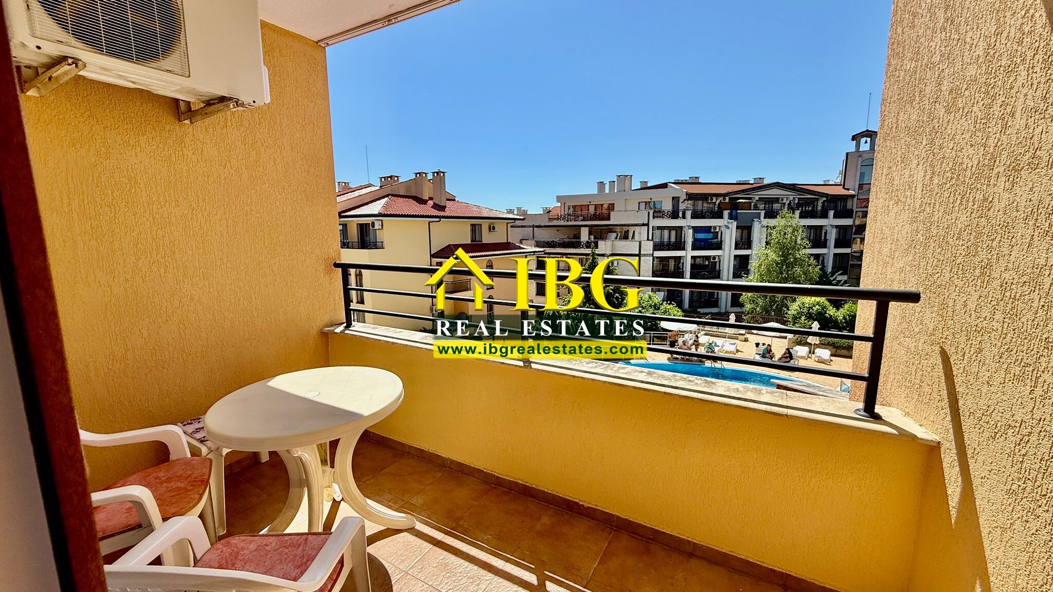 Spacious apartment with 2 Bedrooms, 2 Bathrooms, partial sea and pool views in Paradise Dreams, Sveti Vlas
