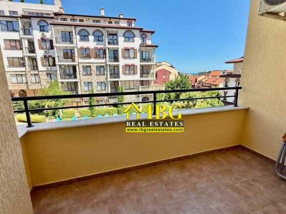 Spacious apartment with 2 Bedrooms, 2 Bathrooms, partial sea and pool views in Paradise Dreams, Sveti Vlas