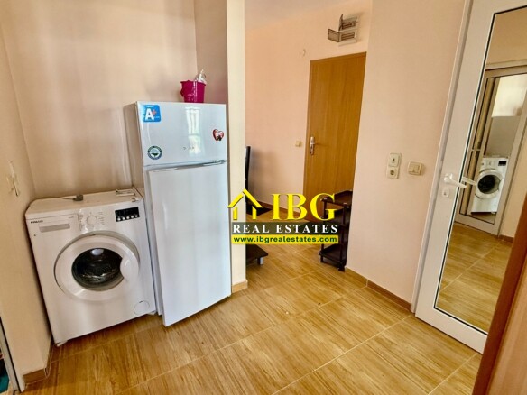 Spacious apartment with 2 Bedrooms, 2 Bathrooms, partial sea and pool views in Paradise Dreams, Sveti Vlas