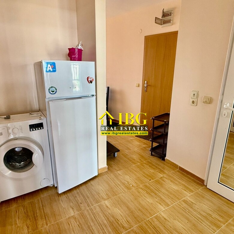 Spacious apartment with 2 Bedrooms, 2 Bathrooms, partial sea and pool views in Paradise Dreams, Sveti Vlas