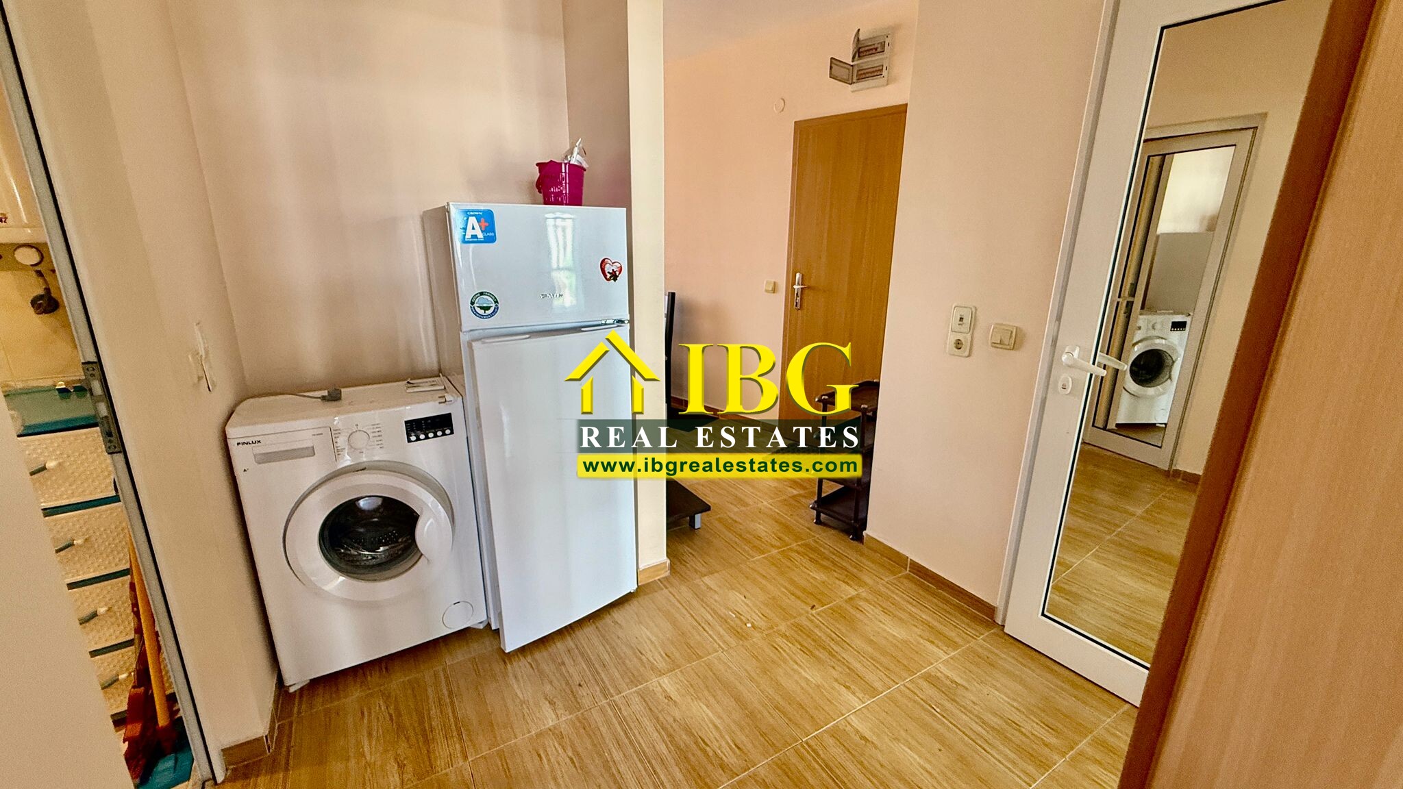 Spacious apartment with 2 Bedrooms, 2 Bathrooms, partial sea and pool views in Paradise Dreams, Sveti Vlas