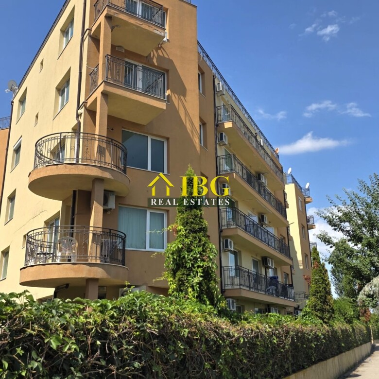 Spacious Open-Plan Apartment with Separate Sleeping Area | Amadeus 19, Sunny Beach