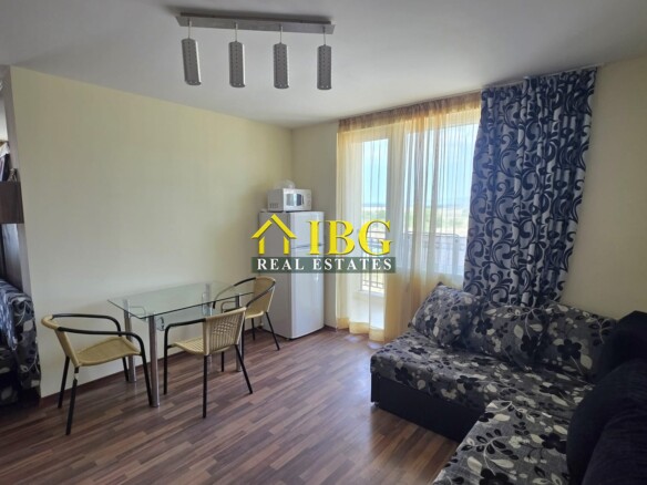 Spacious Open-Plan Apartment with Separate Sleeping Area | Amadeus 19, Sunny Beach