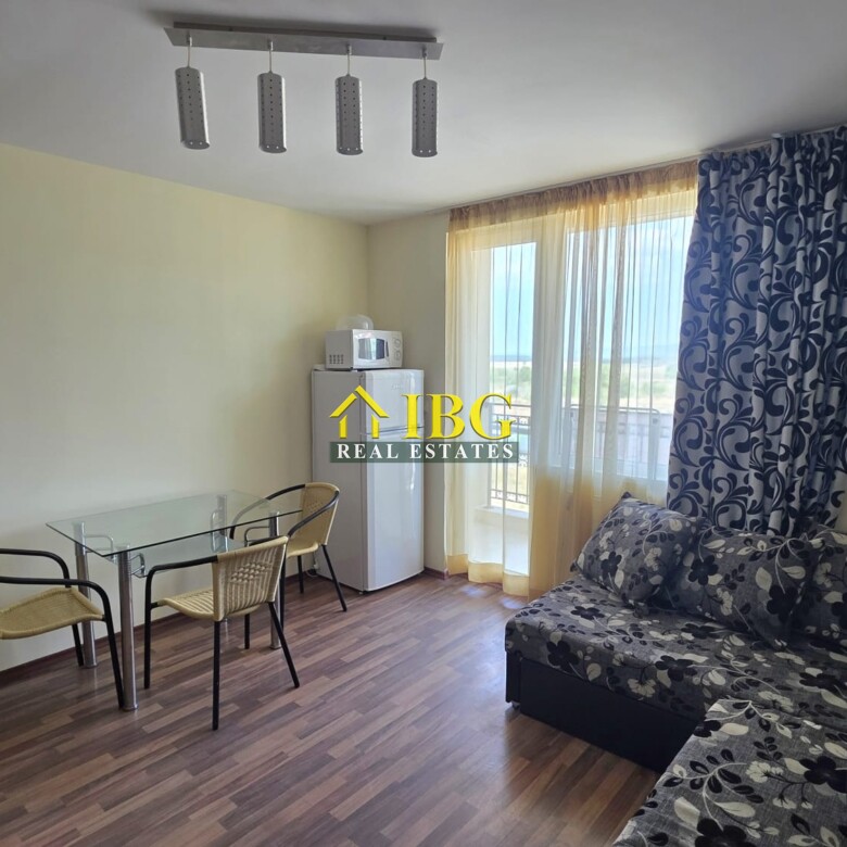 Spacious Open-Plan Apartment with Separate Sleeping Area | Amadeus 19, Sunny Beach