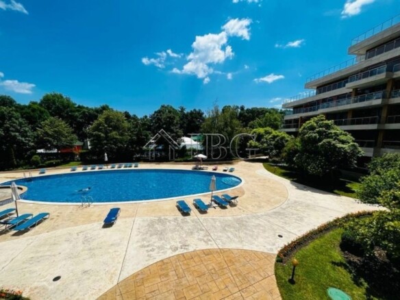 2-Bedroom Apartment with Sea and Pool views in Peter House Complex, Sunny Beach