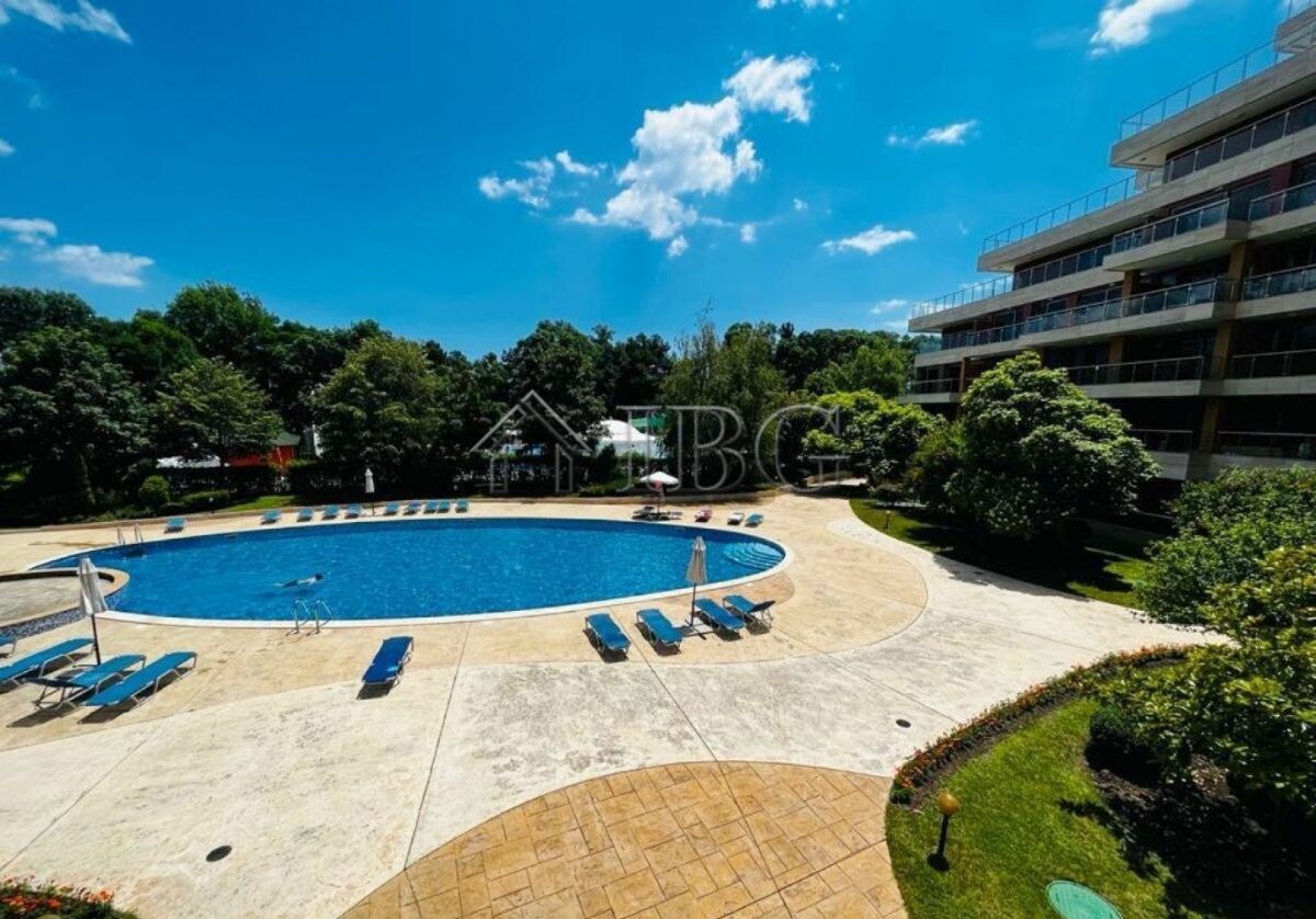 2-Bedroom Apartment with Sea and Pool views in Peter House Complex, Sunny Beach