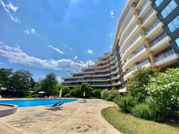 2-Bedroom Apartment with Sea and Pool views in Peter House Complex, Sunny Beach