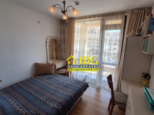 Sea and Pool view 1-bedroom apartment in Raduga, Sveti Vlas