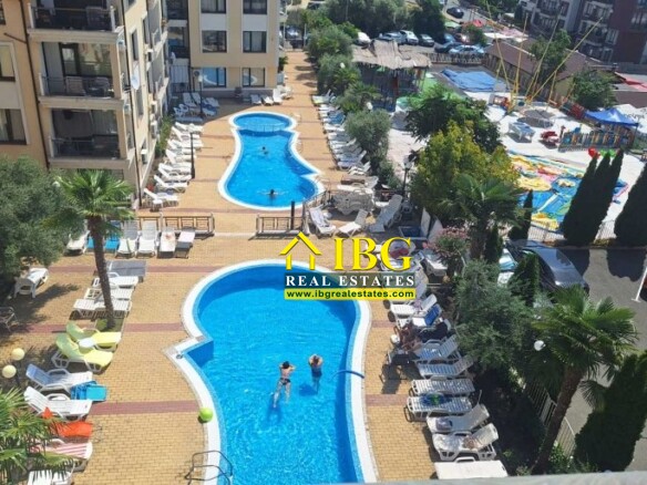 Sea and Pool view 1-bedroom apartment in Raduga, Sveti Vlas