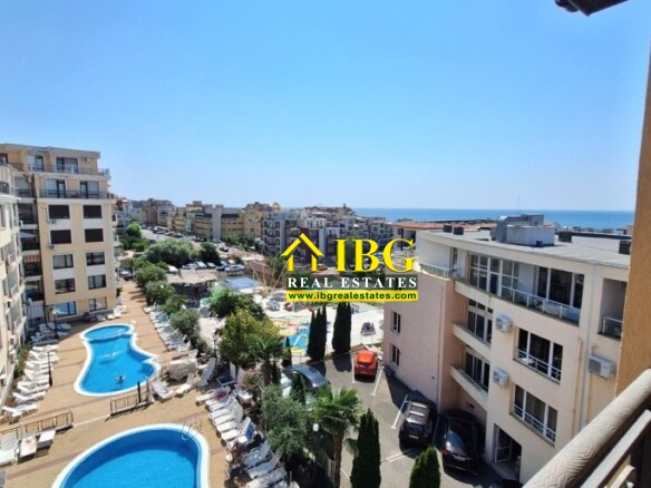 Sea and Pool view 1-bedroom apartment in Raduga, Sveti Vlas