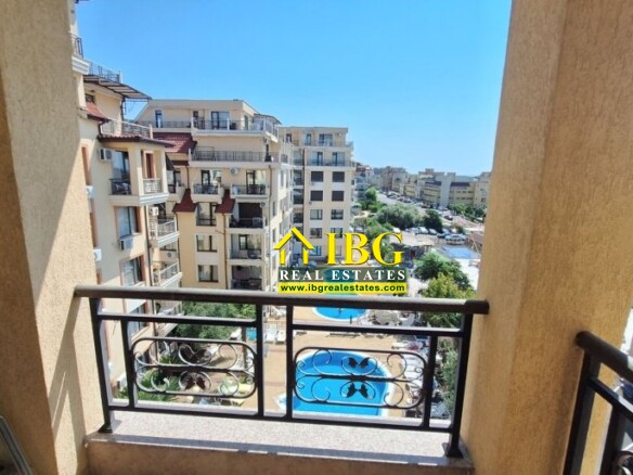 Sea and Pool view 1-bedroom apartment in Raduga, Sveti Vlas