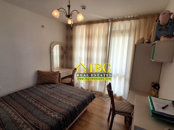 Sea and Pool view 1-bedroom apartment in Raduga, Sveti Vlas