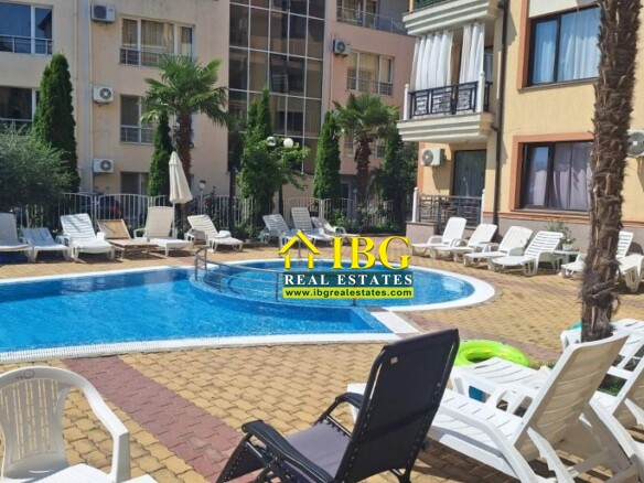 Sea and Pool view 1-bedroom apartment in Raduga, Sveti Vlas