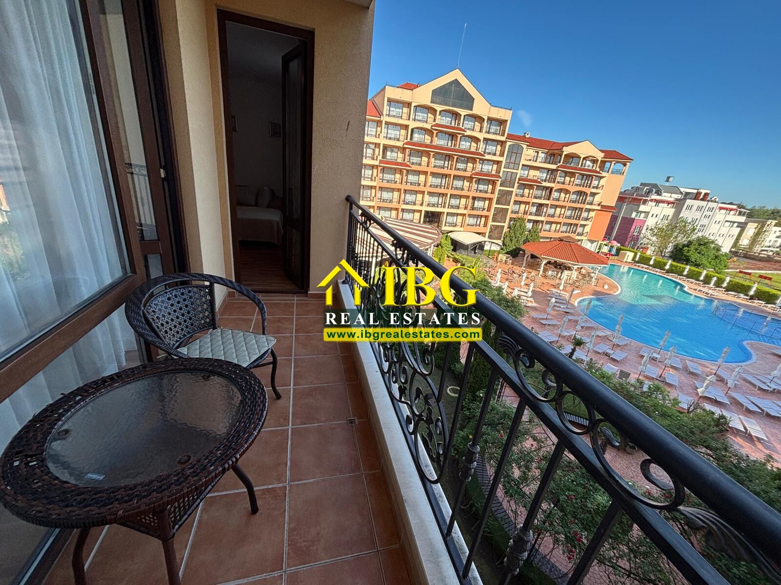 Spacious Furnished 1-Bedroom Apartment | Diamond Residence, Sunny Beach