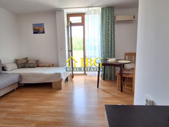 Studio with New Furniture & Pool View | Villa Flora, Ravda