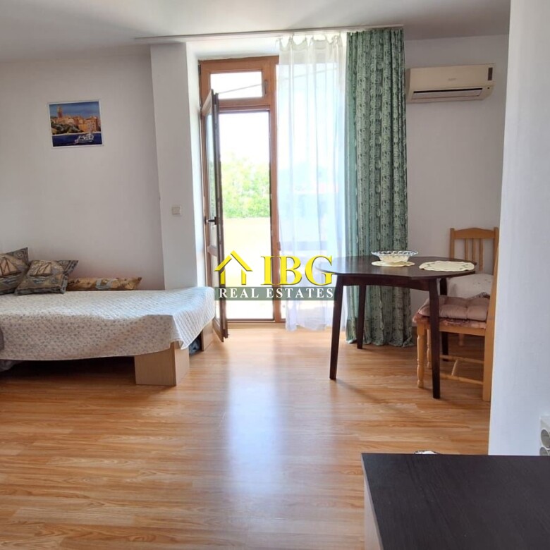 Studio with New Furniture & Pool View | Villa Flora, Ravda