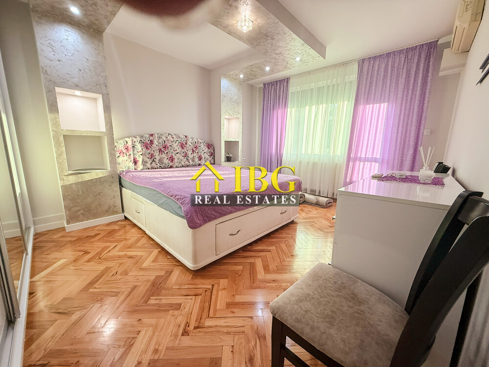 Spacious 2-Bedroom Apartment with Gas Heating & Garage Included | For Rent