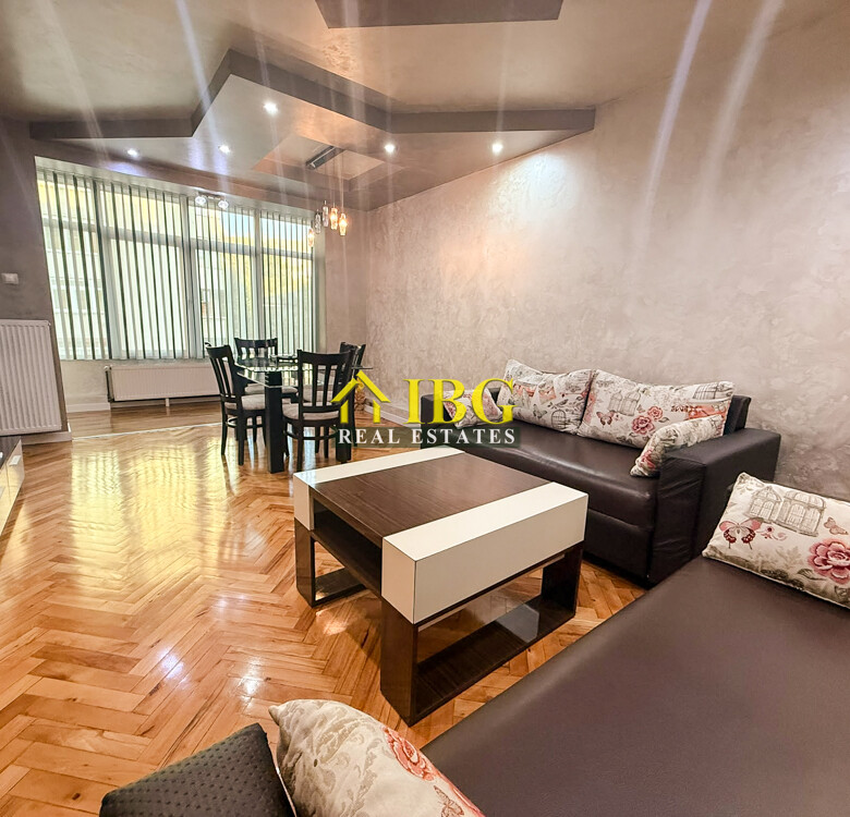 Spacious 2-Bedroom Apartment with Gas Heating & Garage Included | For Rent