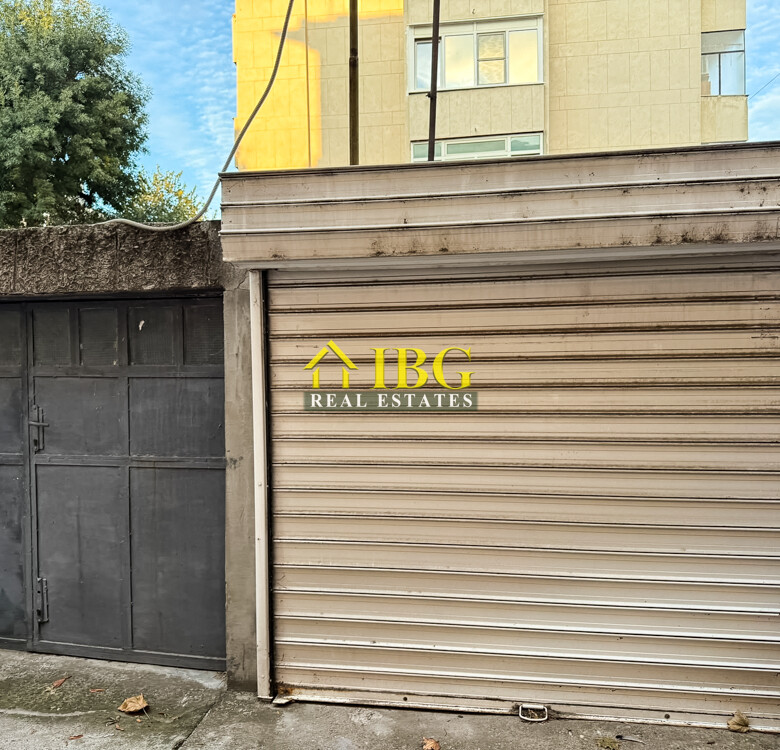 Spacious 2-Bedroom Apartment with Gas Heating & Garage Included | For Rent