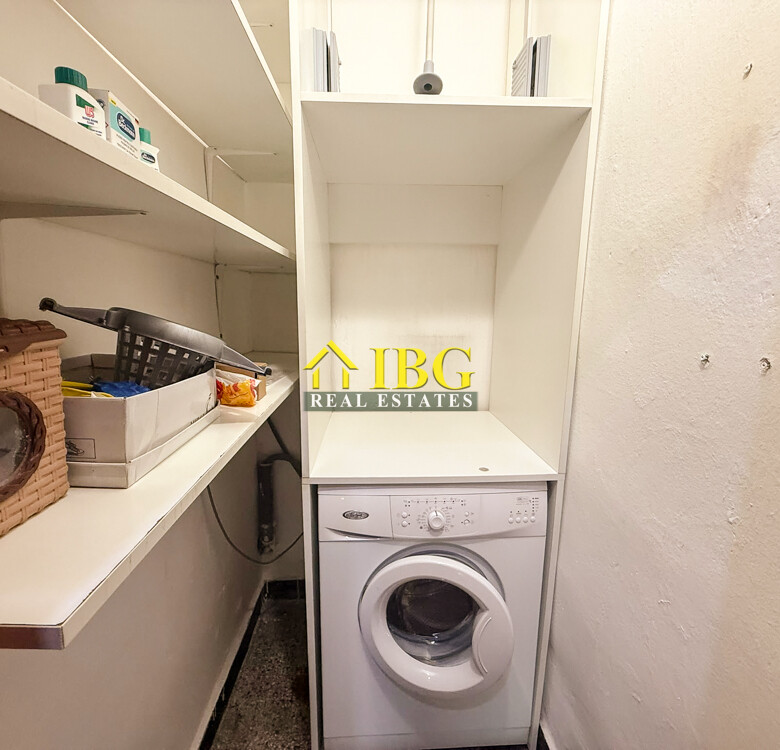 Spacious 2-Bedroom Apartment with Gas Heating & Garage Included | For Rent