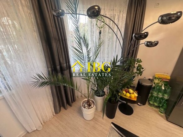 Furnished 2-Bedroom Apartment with Pool View in Dolphin Bay, Sveti Vlas